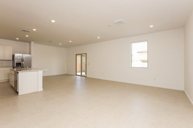 Foto del edificio - 7070 W Joycliff Way