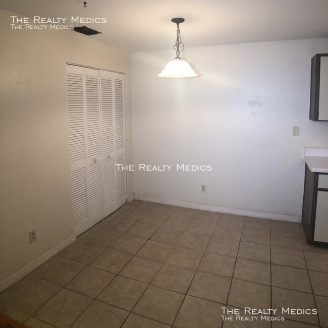 Building Photo - 2 bedroom in Port Orange FL 32127
