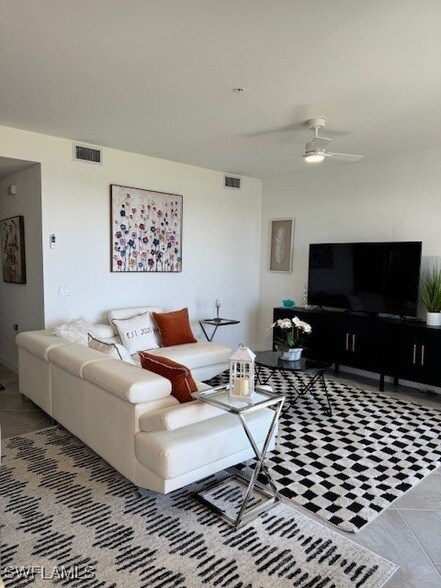 Foto del edificio - 5715 Double Eagle Cir