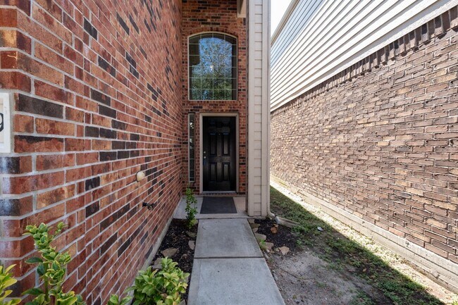 Foto del edificio - 17039 Amarose Dr