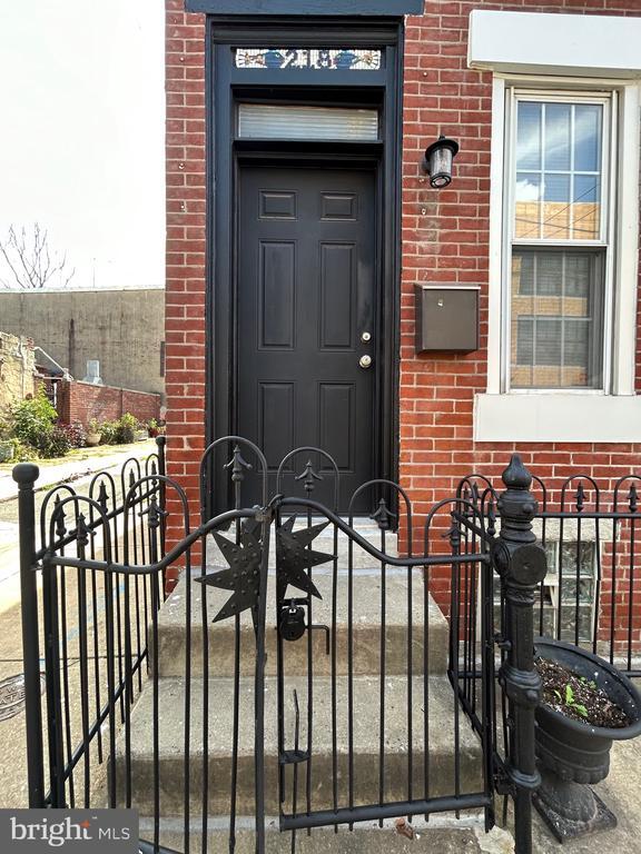 Building Photo - 218 E Wildey St