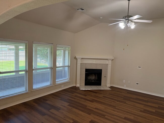 Building Photo - 9720 Colonywood Dr