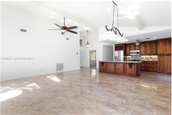 Building Photo - 21344 Escondido Way S