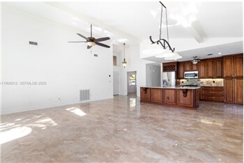 Foto del edificio - 21344 Escondido Way S