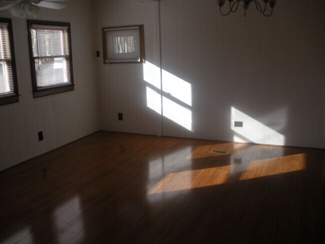 Foto del edificio - 195 Marshall Park