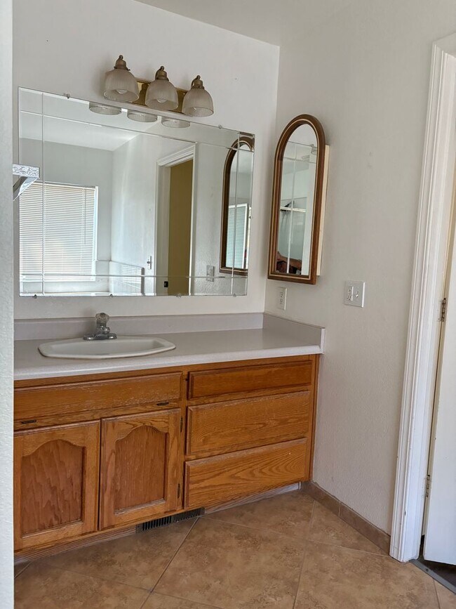 Foto del edificio - 15049 Pinehurst Way
