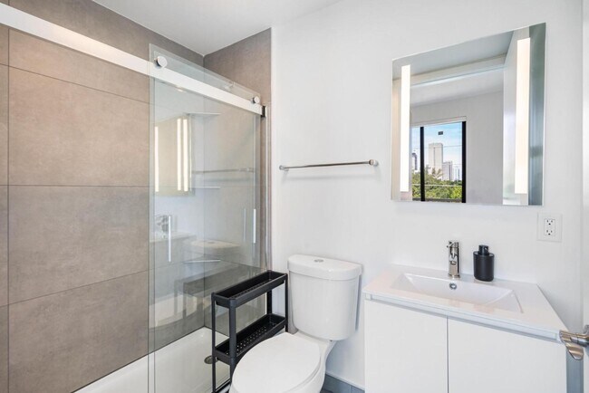 Foto del edificio - 228 NW 7th Ave