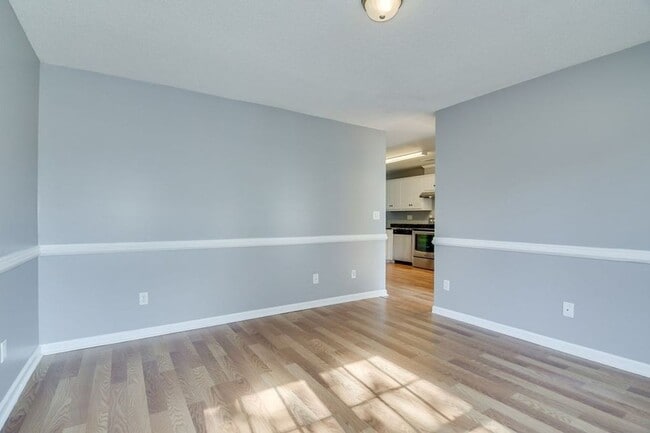 Building Photo - A Classic Act