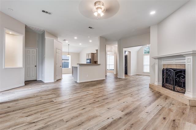 Foto del edificio - 529 Lochwood Dr
