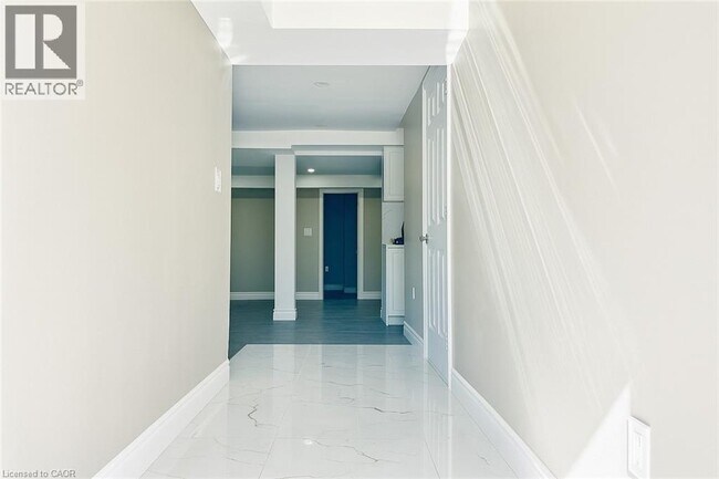 Photo du bâtiment - 96 Timberlane Crescent