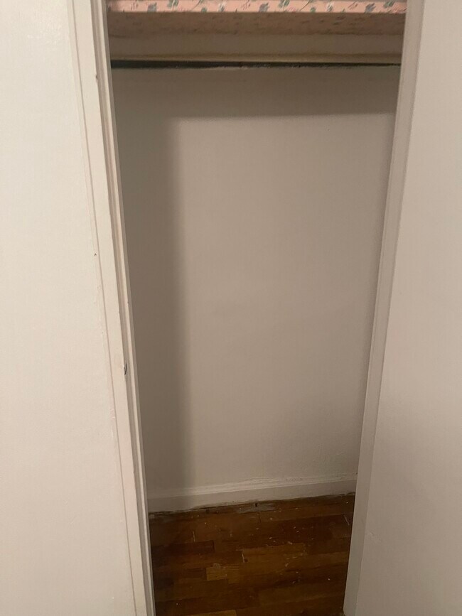Closet - 1442 71st St