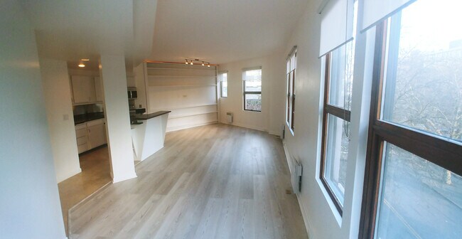 Foto del edificio - 2700 4th Ave