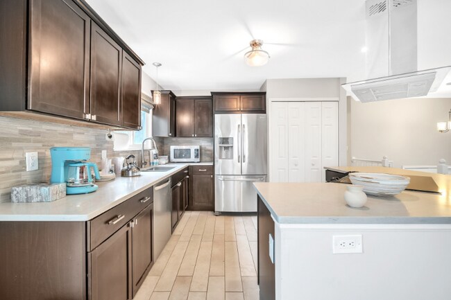 Foto del edificio - 2150 Mapesbury Dr