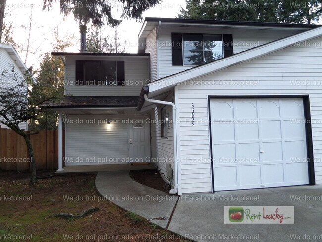 Foto del edificio - Freshly Updated 3-Bedroom Duplex w/Attached Garage in Great Federal Way Location!!