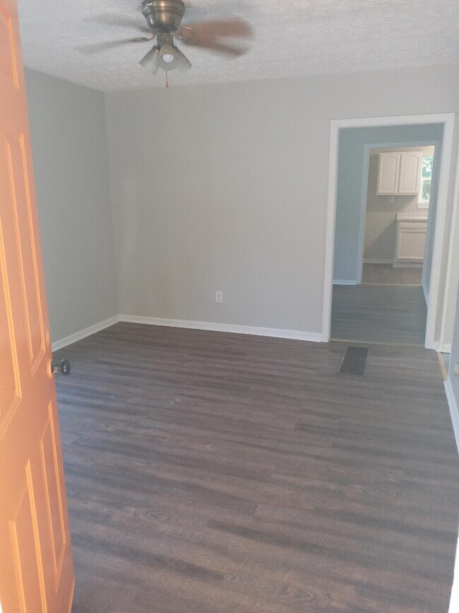 Foto del edificio - 3218 Simpson Rd