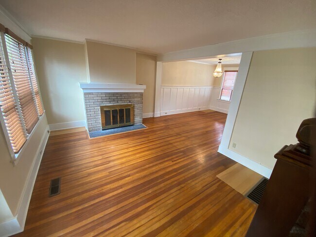 Foto del edificio - 1458 Franklin Ave
