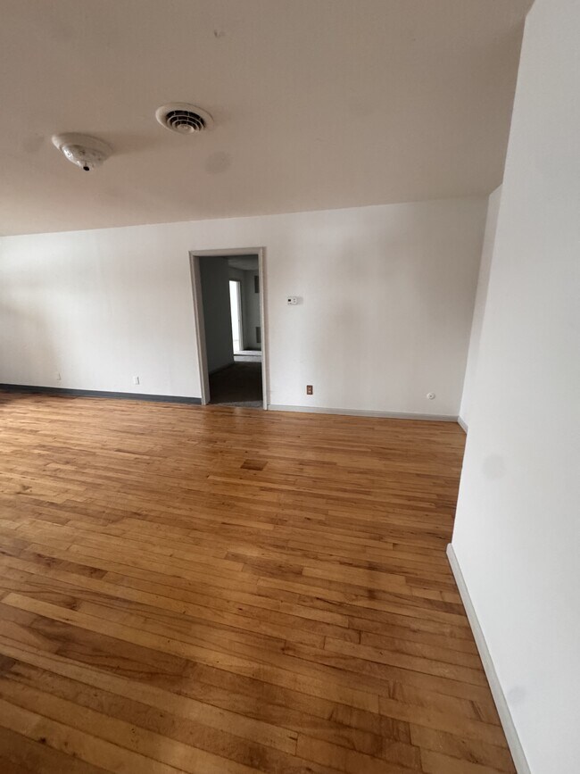 Foto del edificio - 643 S Wood St