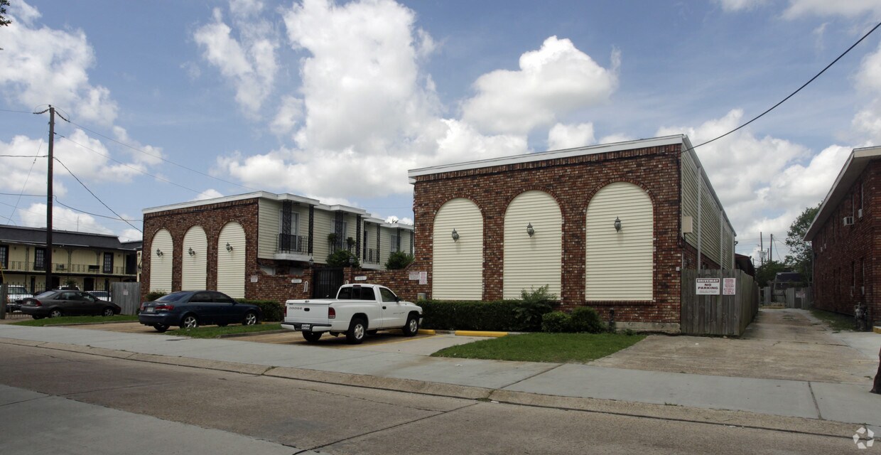 3900 Hessmer Ave, Metairie, LA 70002 Apartments in Metairie, LA