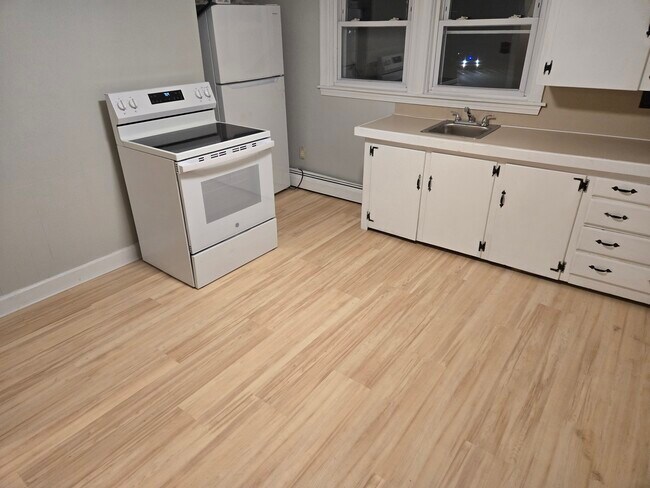 Kitchen, New appliances, new floor - 637 Post Rd