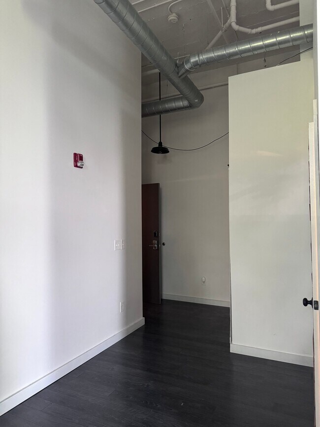 Foto del edificio - 8205 Franklin Blvd