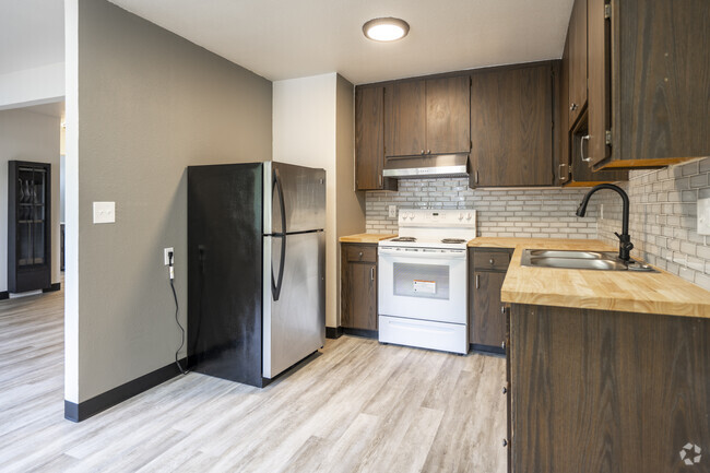 Kitchen, 1BR, 1BA - Park Place