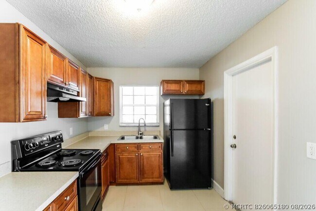 Building Photo - 1558 NW 7th Ln