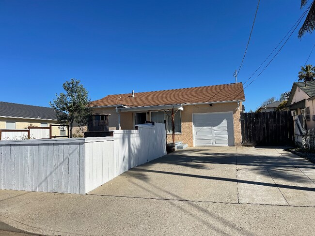 Building Photo - 1169 Trouville Ave