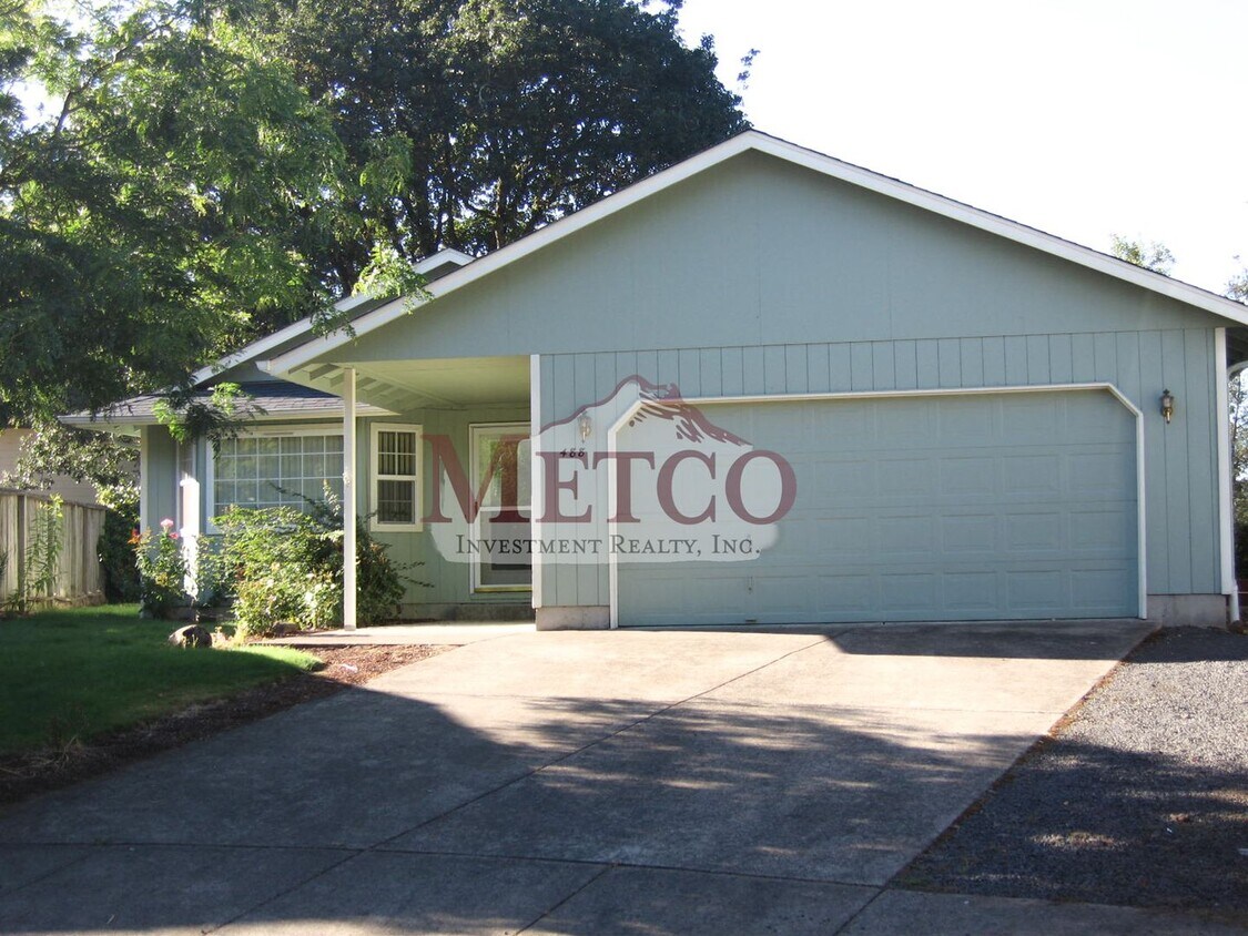 Primary Photo - Spacious Thurston Home