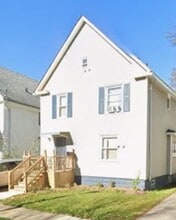 Building Photo - 208 Bartlett St