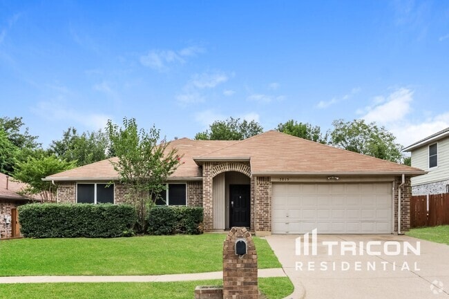 Building Photo - 7015 Escondido Dr