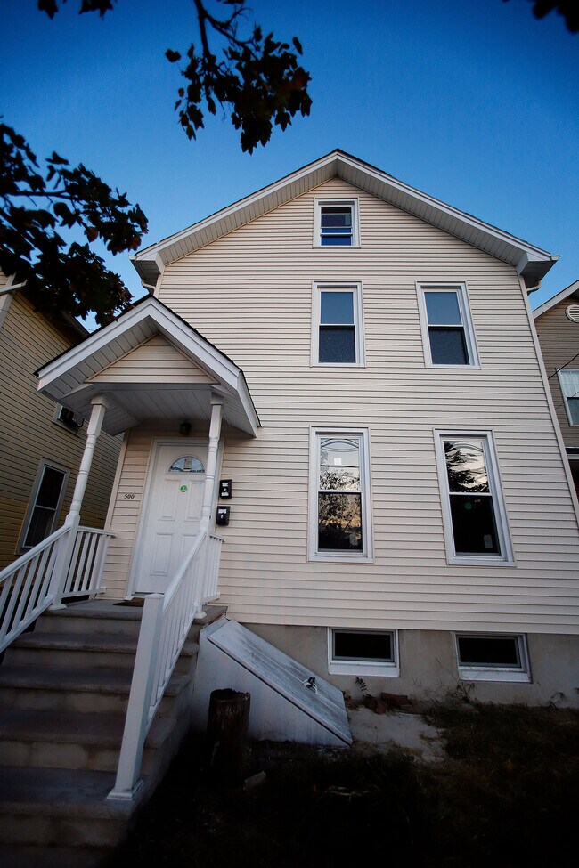 Building Photo - 500 south jefferson st