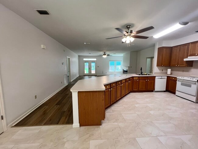 Foto del edificio - 4208 McLeod Dr