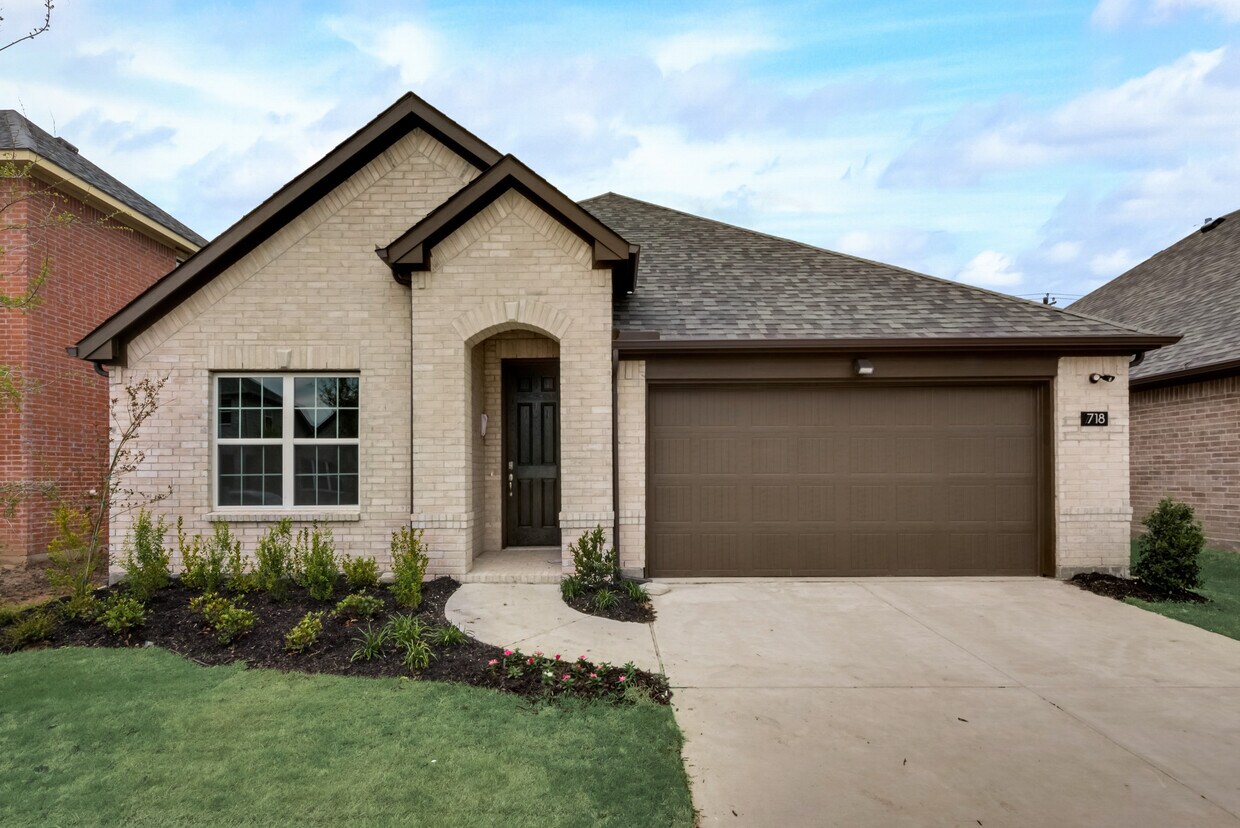 Foto principal - 718 Rain Barrel Pl