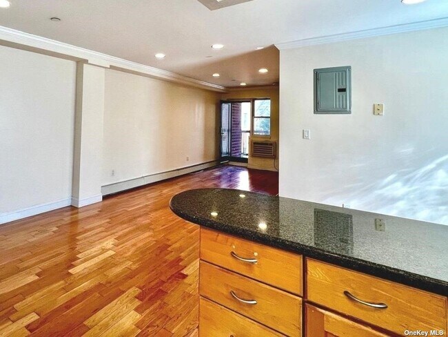 Foto del edificio - 83-71 116th St
