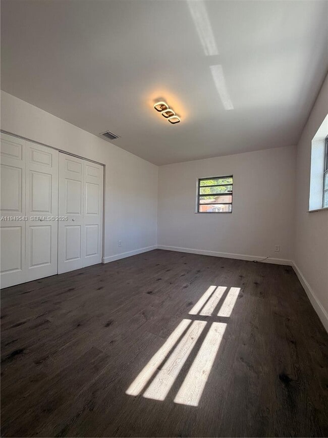 Foto del edificio - 634 NW 12th Ave