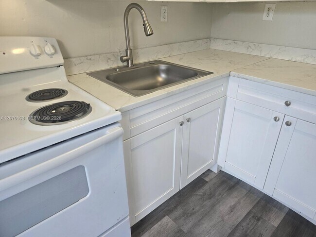 Foto del edificio - 2431 NW 9th St