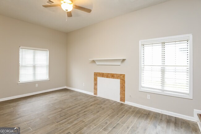 Building Photo - 4863 Hairston Pl