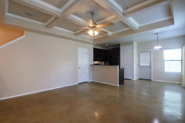 Foto del edificio - 1125 Brown Rock Dr