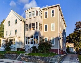 Building Photo - 171 Vernon St