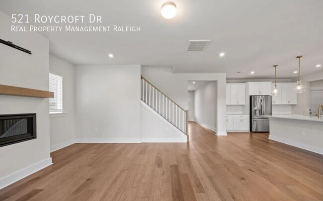 Foto del edificio - 521 Roycroft Dr