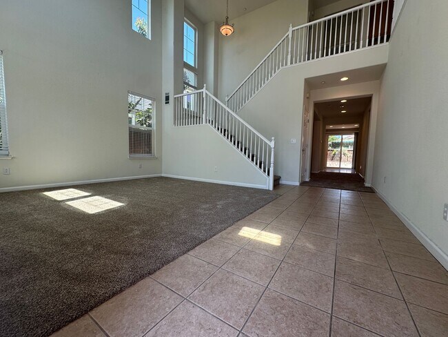 Foto del edificio - Gorgeous 3 Bed / 2.5 Bath Home in Desirable Rose Garden Community!
