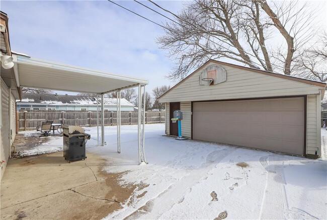 Building Photo - Kettering Home