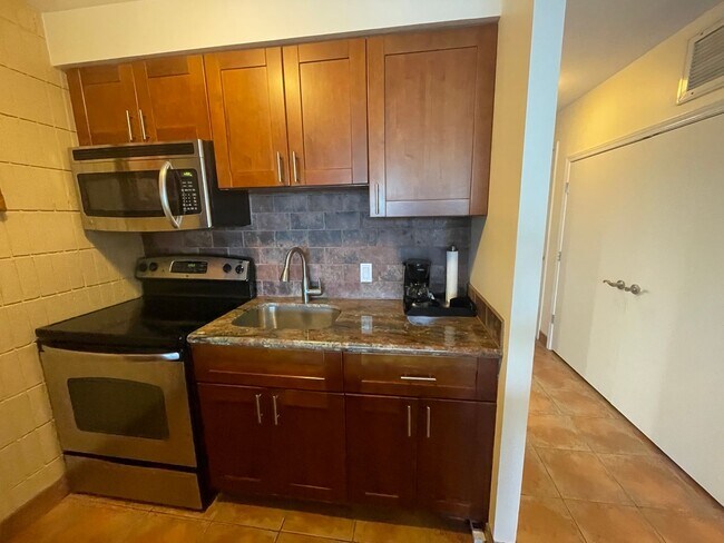Foto del edificio - Lahaina Shores Furnished Studio Available Now!