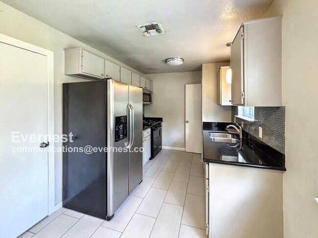 Foto del edificio - 7203 Barnsdale Way