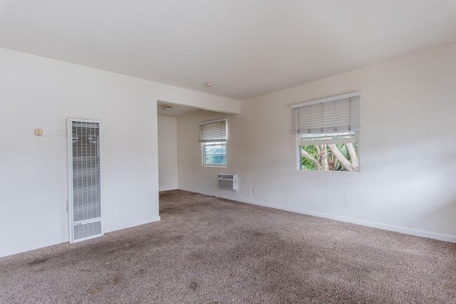 Building Photo - 4513-4519 Wilson Avenue