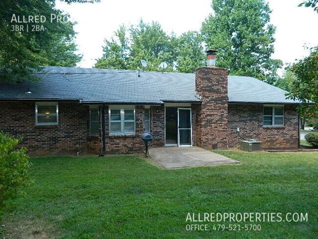 Foto del edificio - WORK IN PROGRESS: Spacious 3 Bedroom Home in Prime East Fayetteville Location!