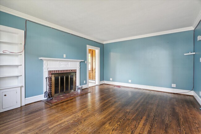 Building Photo - 211 Sinclair St