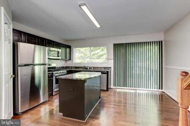 Building Photo - 8547 Towne Manor Ct