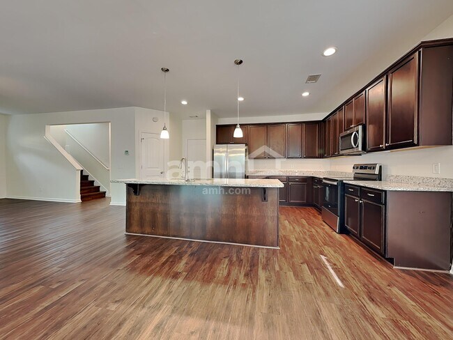 Foto del edificio - 138 Waverly Way