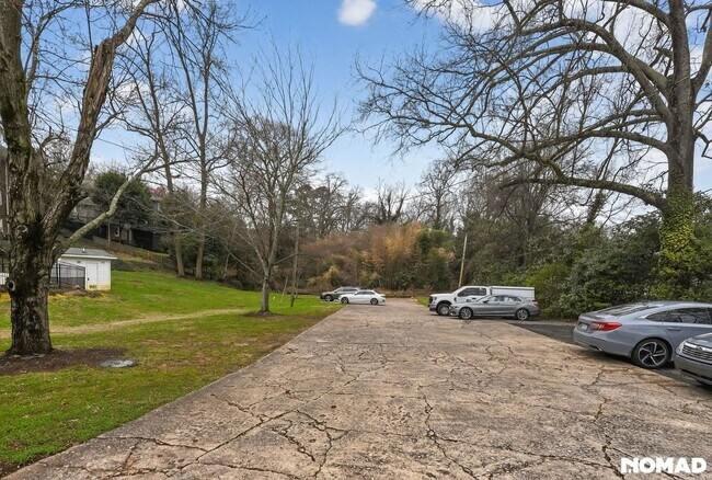 Foto del edificio - Charming 2BR Condo in Charlotte